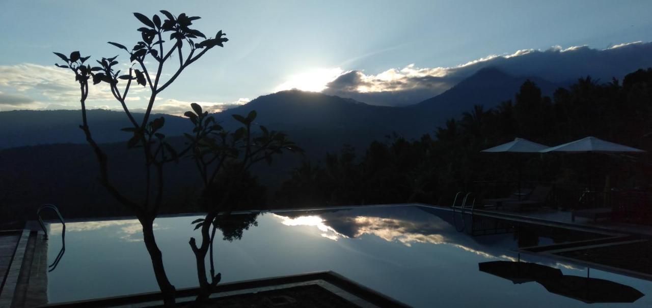 Atres Sari Resort Munduk  Luaran gambar